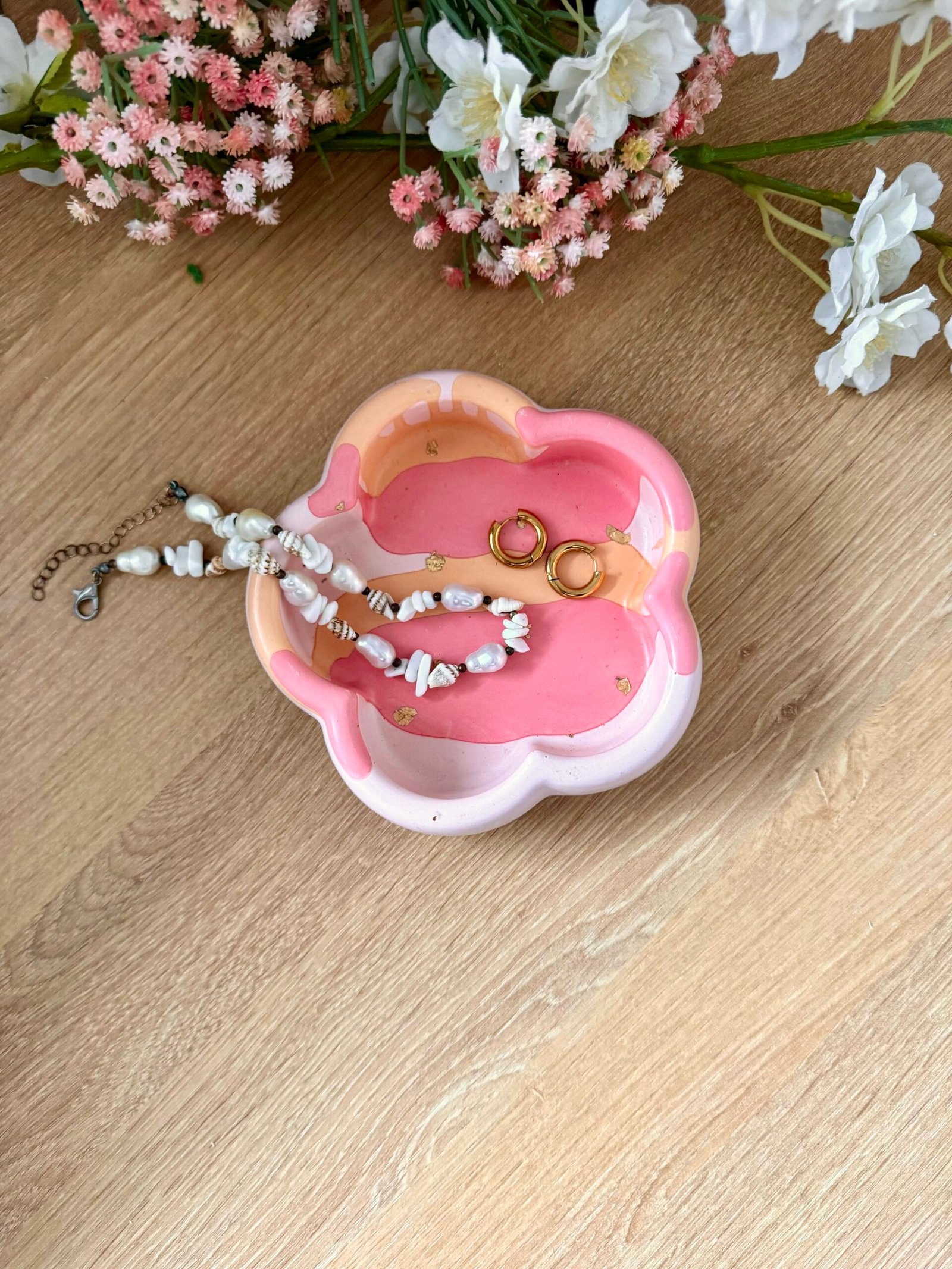 vide poche fluffy fleur fabriqué en jesmonite par mademoisellecréation