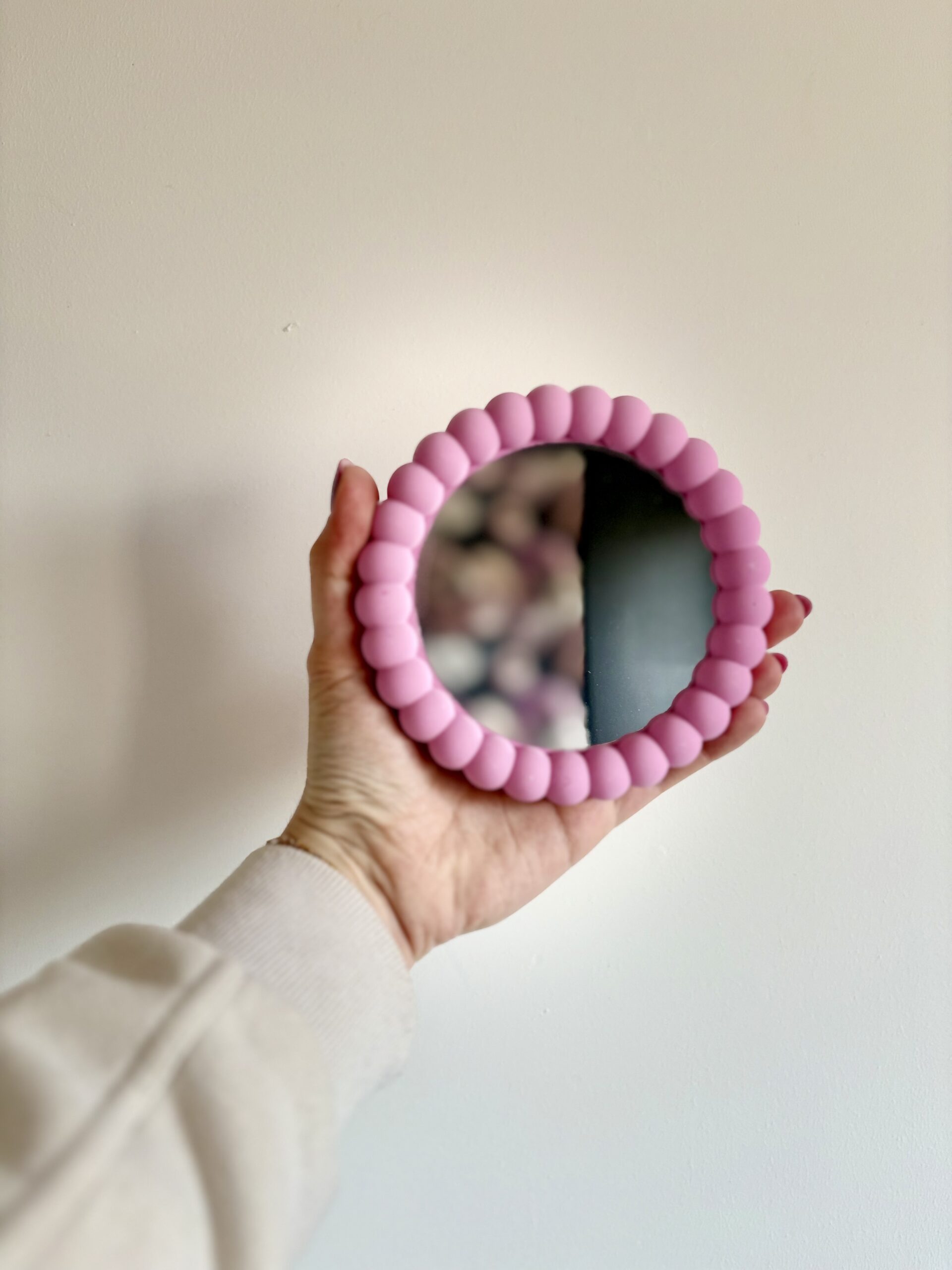 miroir fabriqué en jesmonite par mademoiselle création