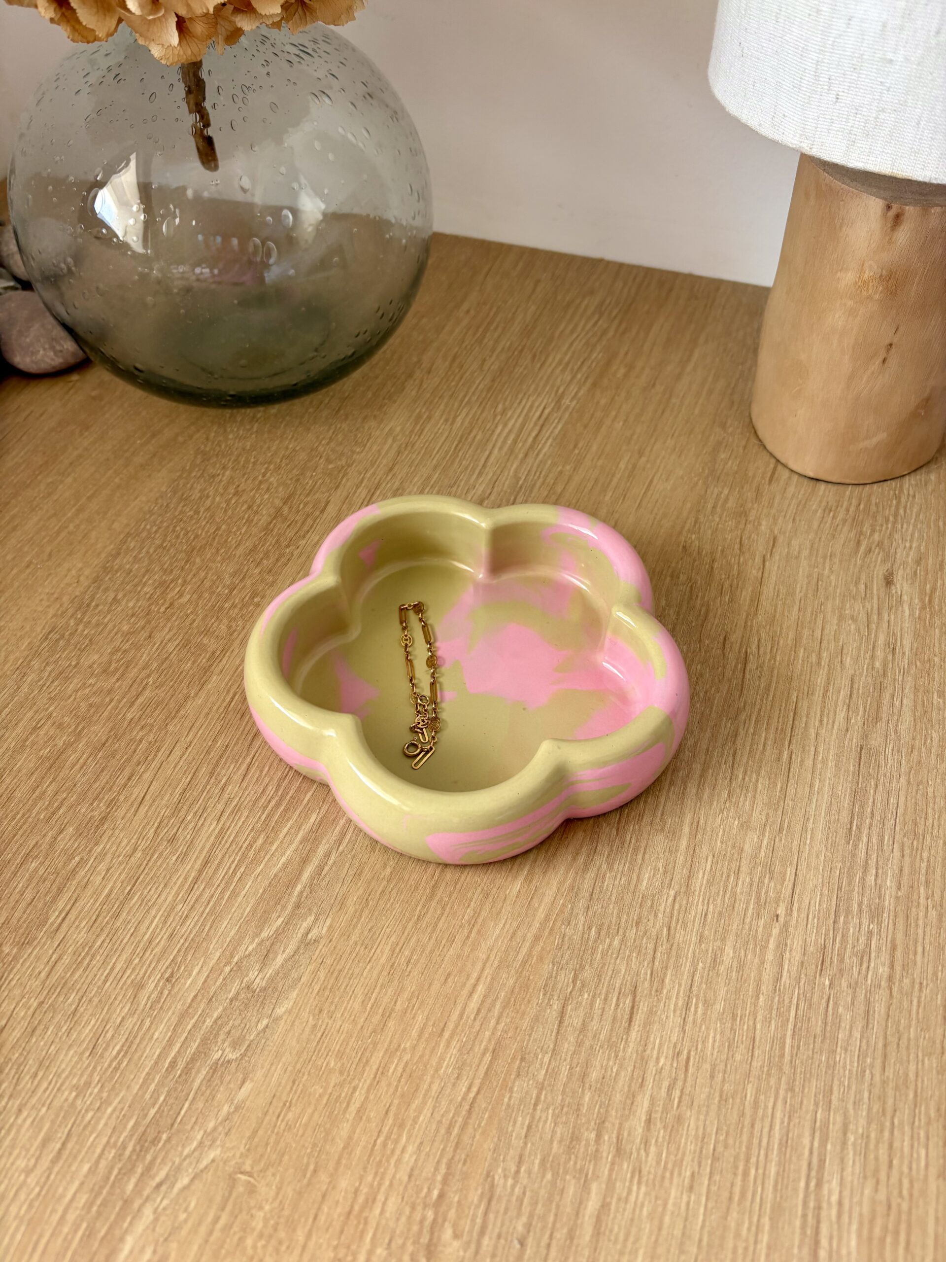 vide-poche fabriqué en jesmonite par mademoiselle création