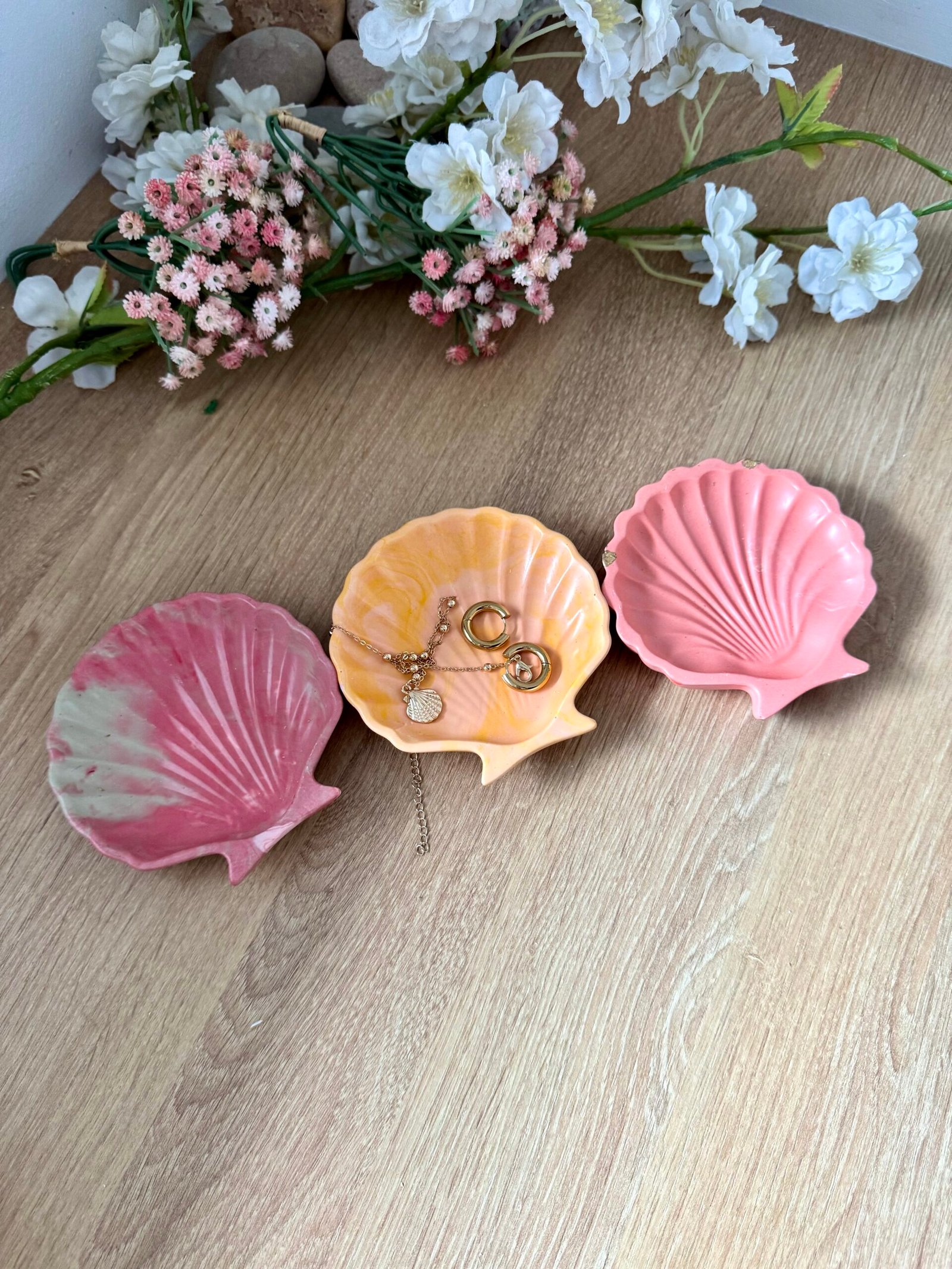 vide-poche coquillage en jesmonite fabriqué par mademoisellecréation