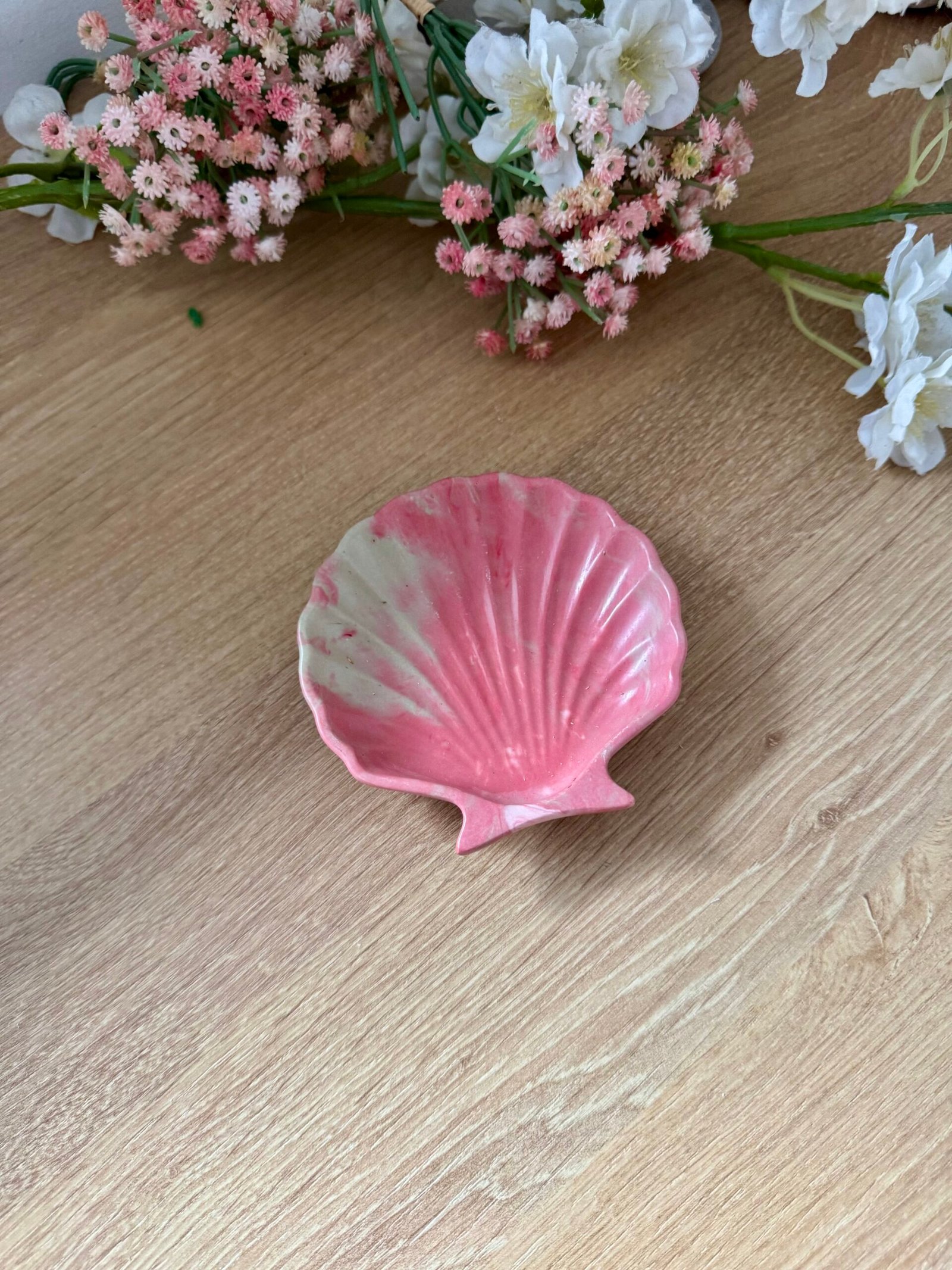 vide-poche coquillage en jesmonite fabriqué par mademoisellecréation