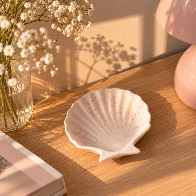 vide-poche coquille fabriqué en jesmonite par mademoiselle création